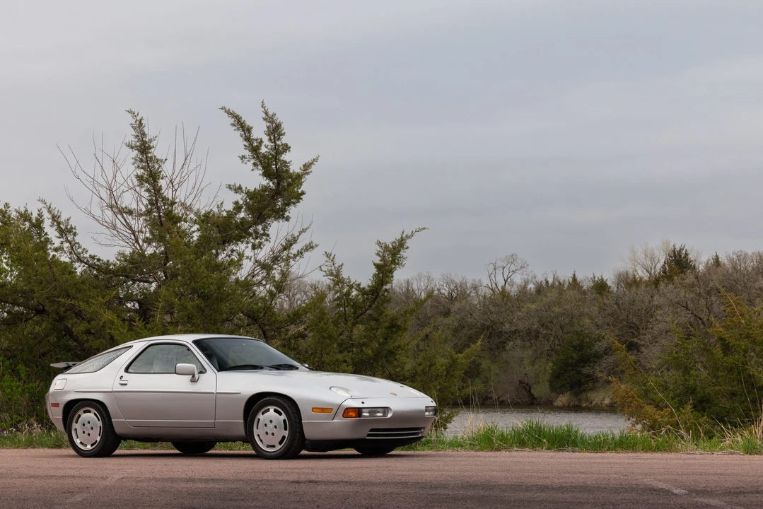 1988 Porsche 928 S4 - Image 12 of 31