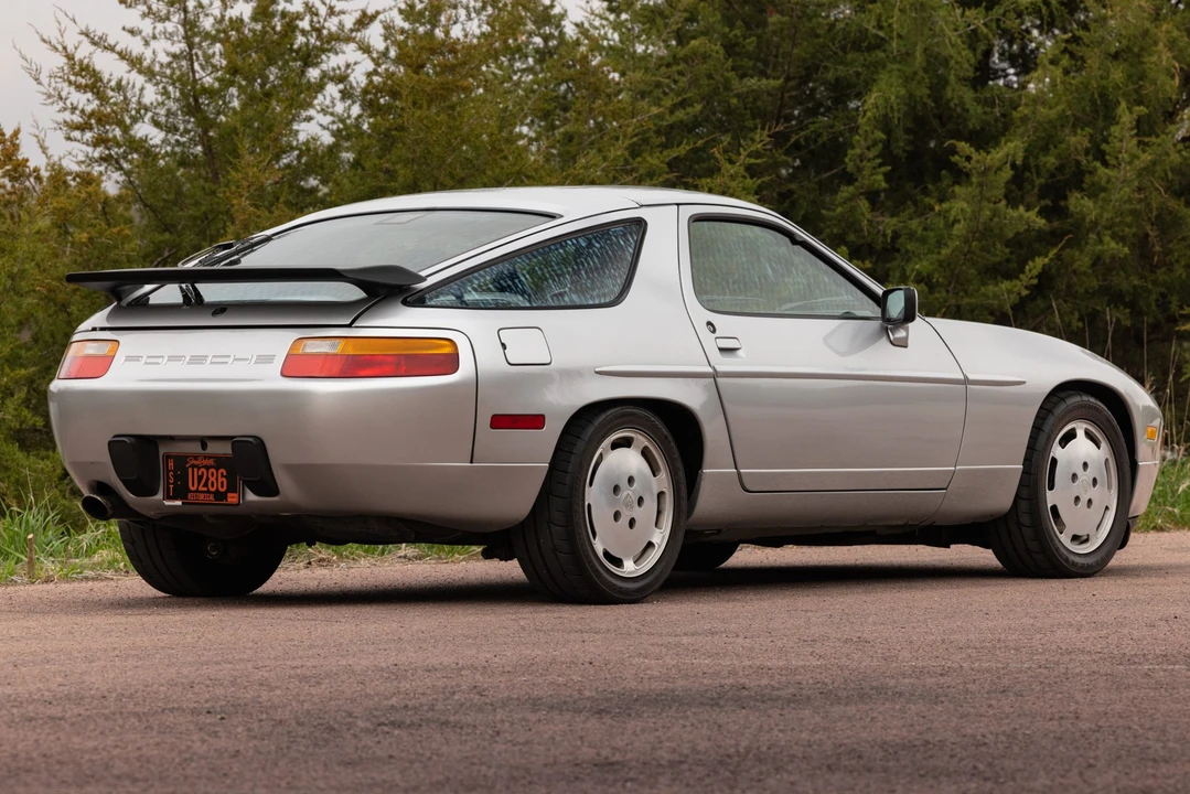 1988 Porsche 928 S4 - Image 9 of 31
