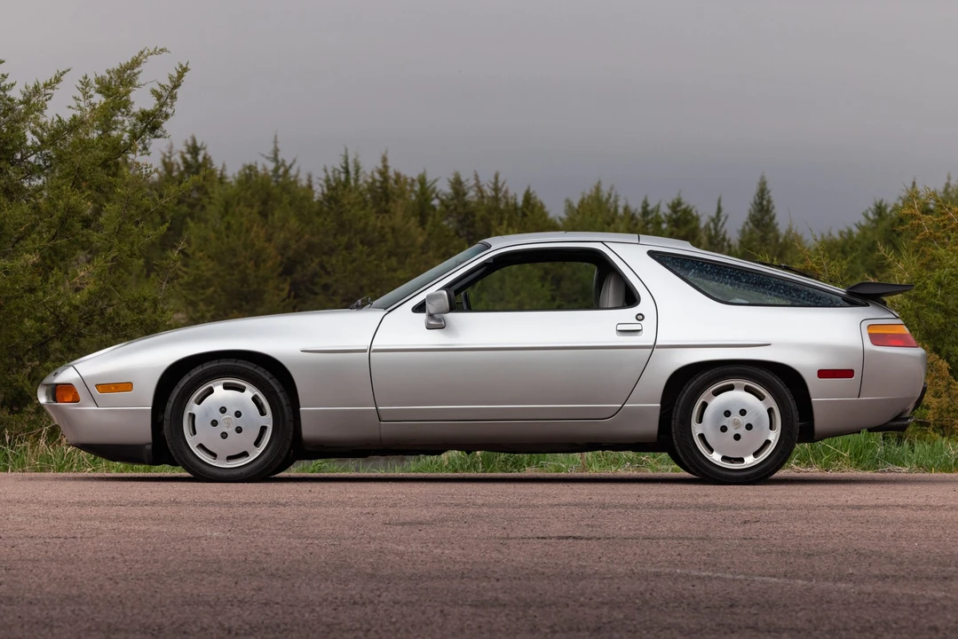 1988 Porsche 928 S4 - Image 5 of 31