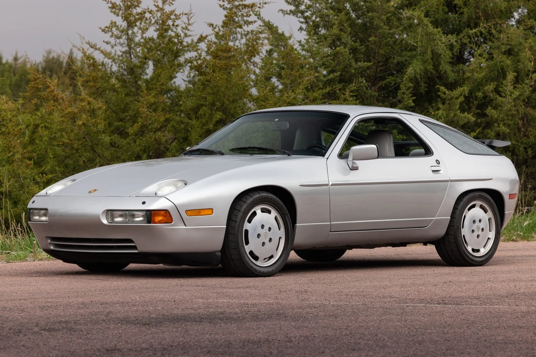 1988 Porsche 928 S4 - Image 2 of 31