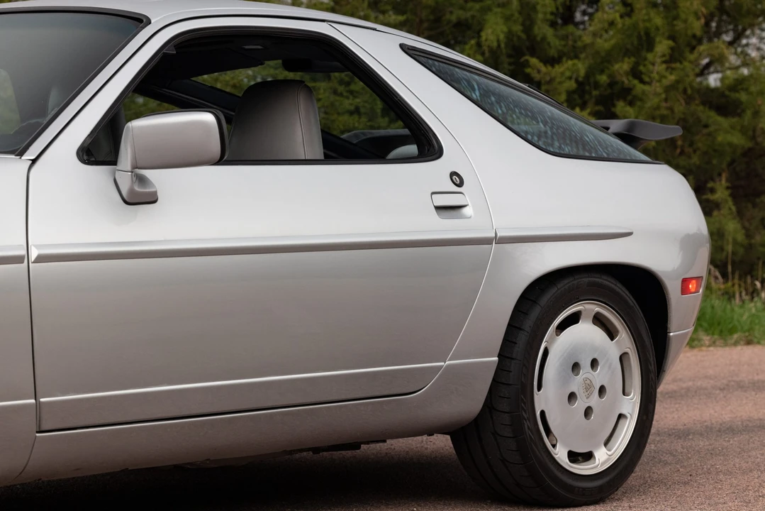 1988 Porsche 928 S4 - Image 28 of 31