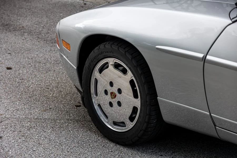 1988 Porsche 928 S4 - Image 10 of 31