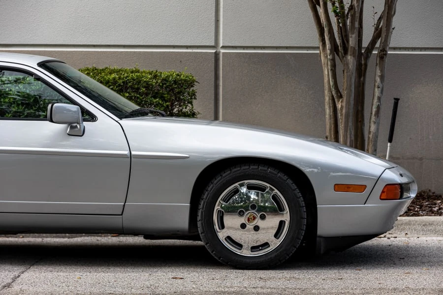 1988 Porsche 928 S4 - Image 15 of 31