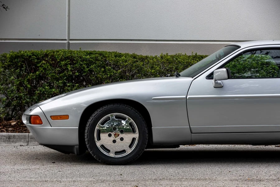 1988 Porsche 928 S4 - Image 5 of 31