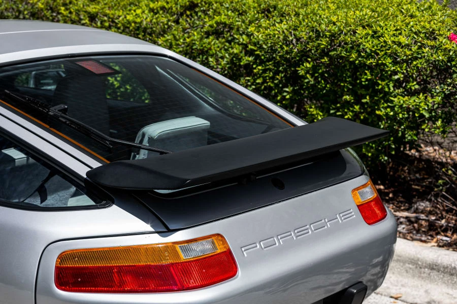 1988 Porsche 928 S4 - Image 16 of 31