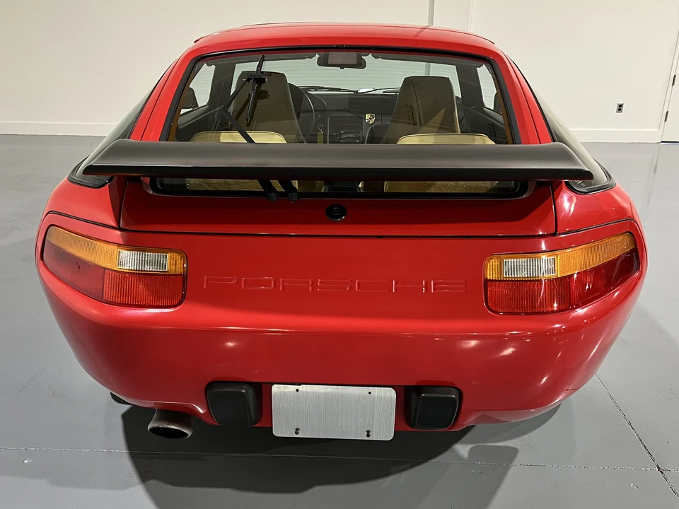 1988 Porsche 928 S4 - Image 7 of 31