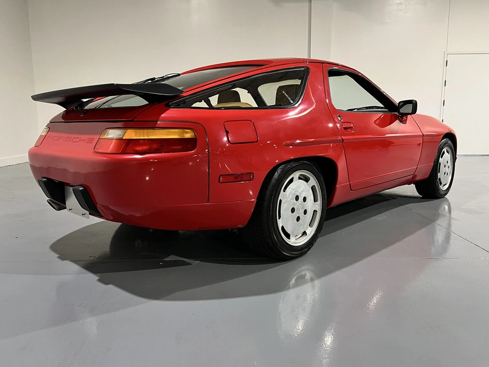 1988 Porsche 928 S4 - Image 10 of 31