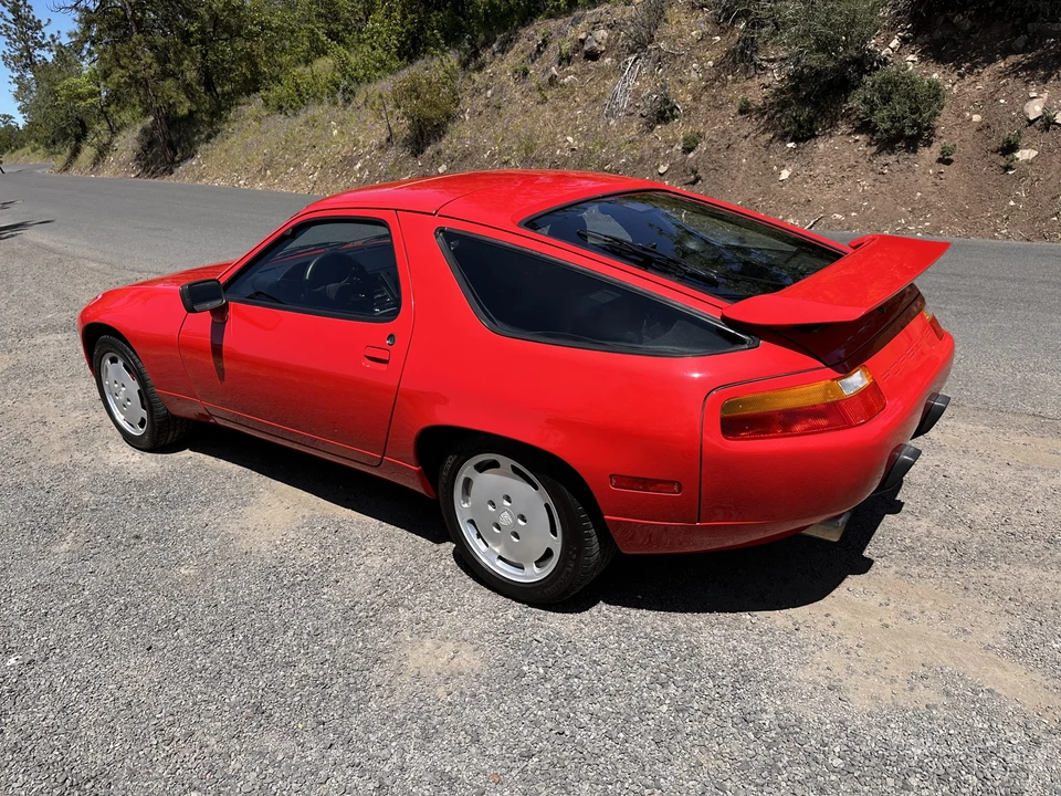 1988 Porsche 928 S4 - Image 10 of 31