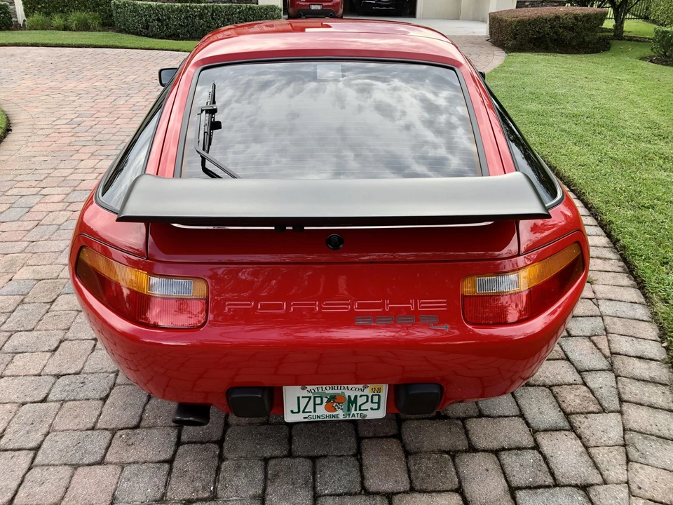 1988 Porsche 928 S4 - Image 11 of 31
