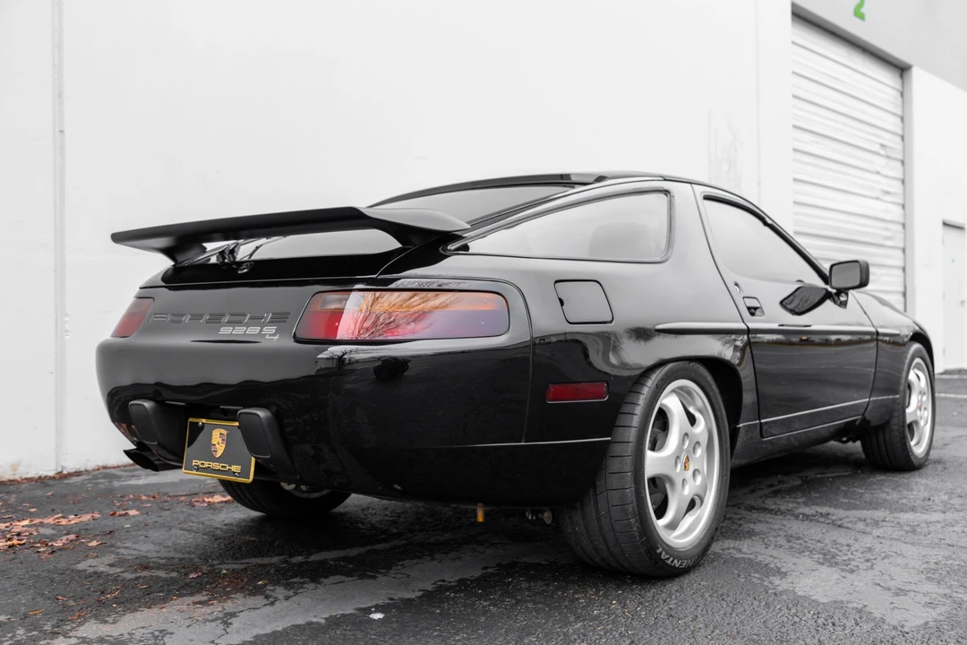 1988 Porsche 928 S4 - Image 8 of 31