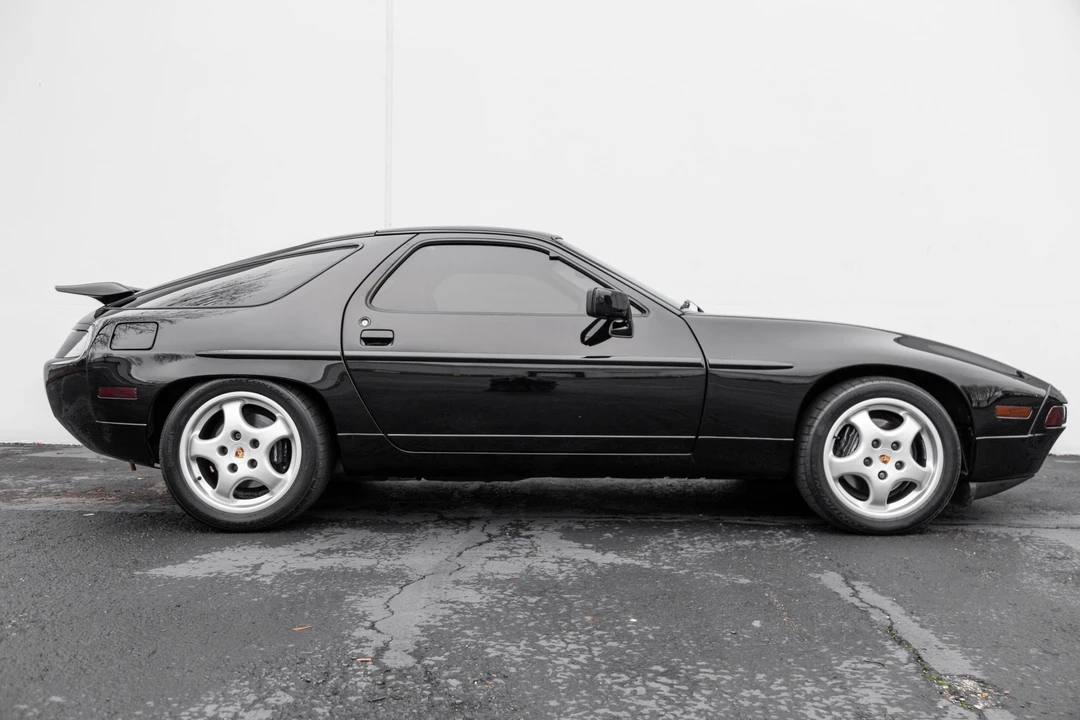 1988 Porsche 928 S4 - Image 9 of 31