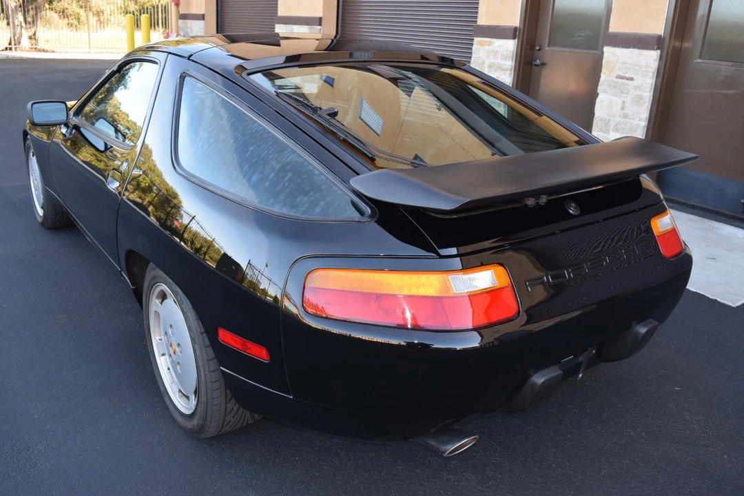 1988 Porsche 928 S4 - Image 5 of 31