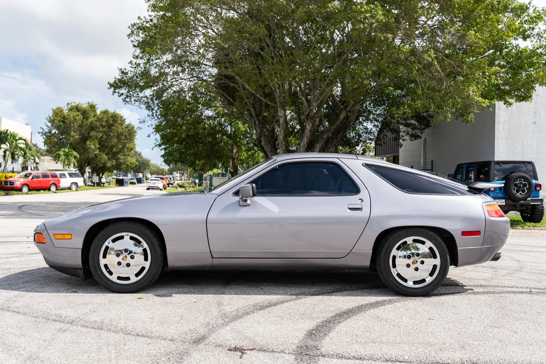 1988 Porsche 928 S4 - Image 9 of 31