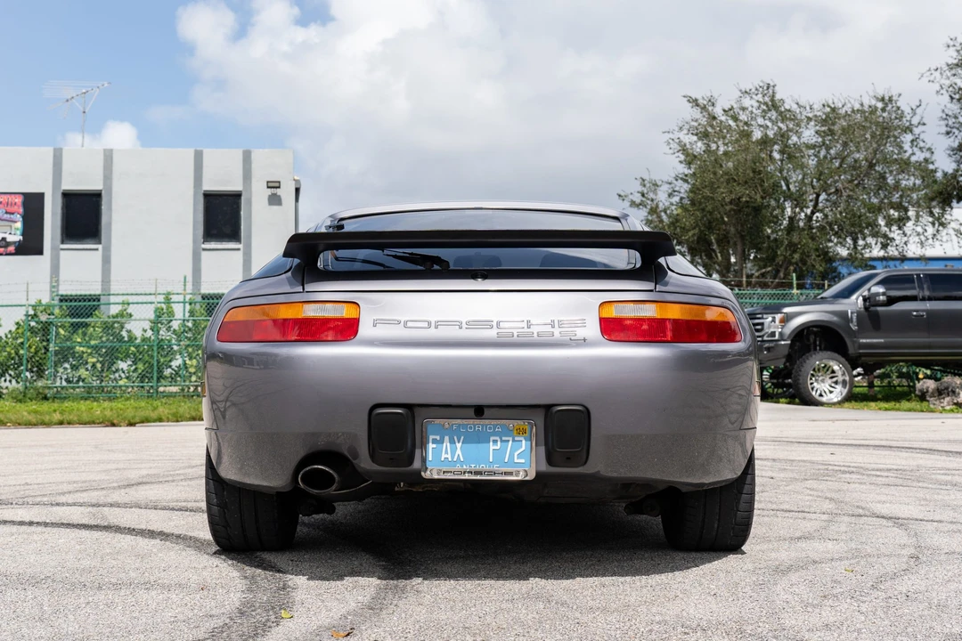 1988 Porsche 928 S4 - Image 7 of 31