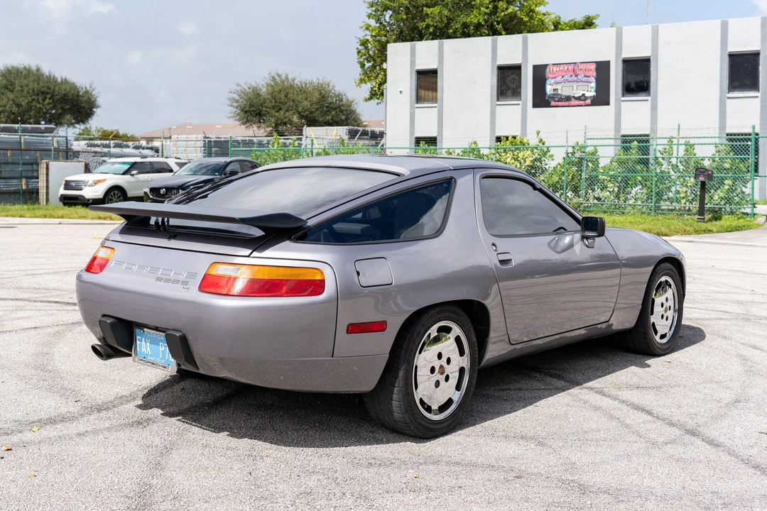 1988 Porsche 928 S4 - Image 6 of 31