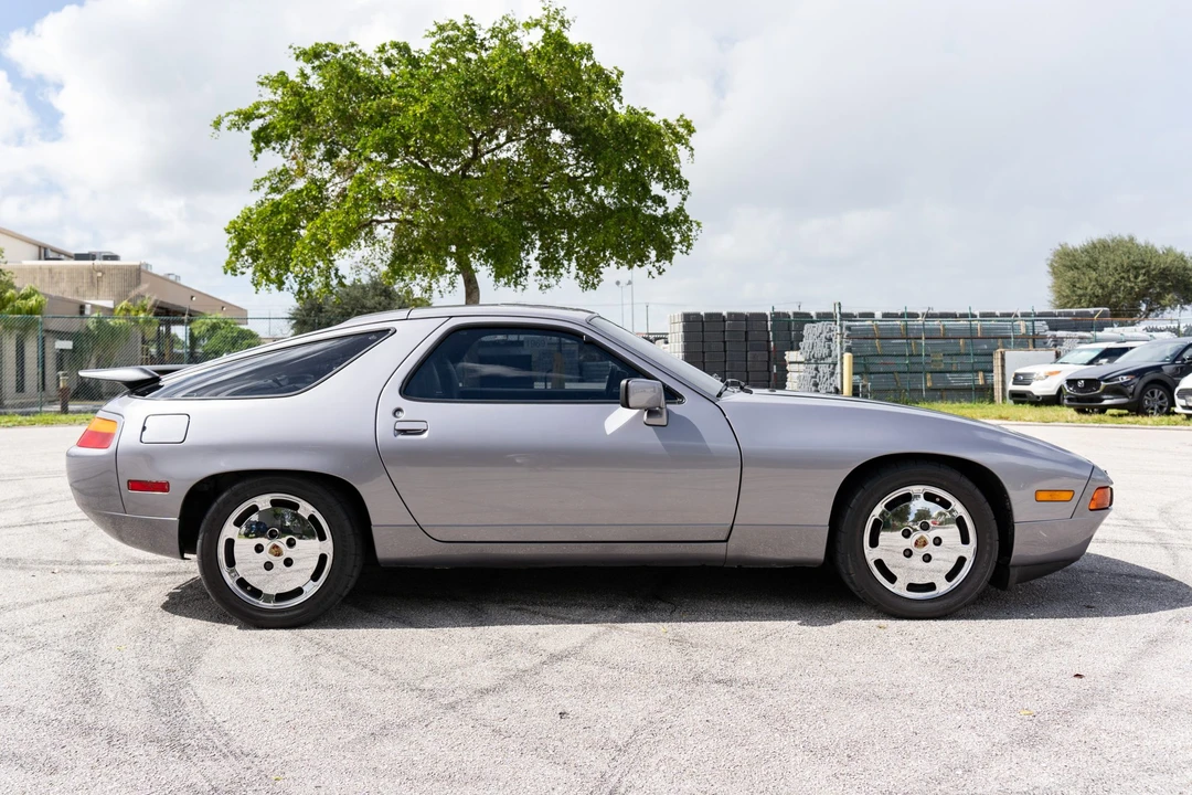 1988 Porsche 928 S4 - Image 5 of 31