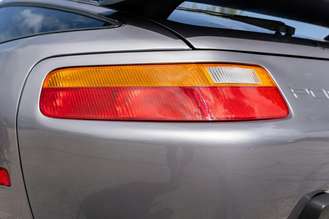 1988 Porsche 928 S4 - Image 14 of 31