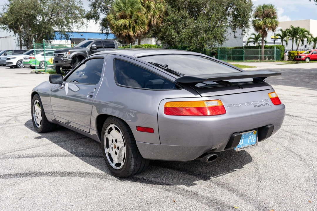 1988 Porsche 928 S4 - Image 8 of 31