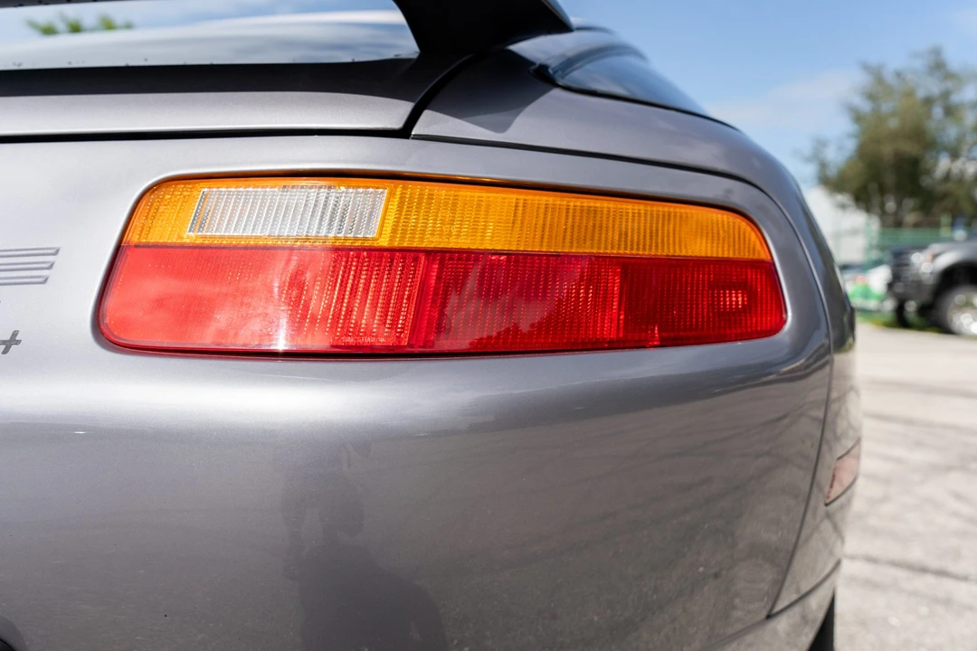 1988 Porsche 928 S4 - Image 15 of 31