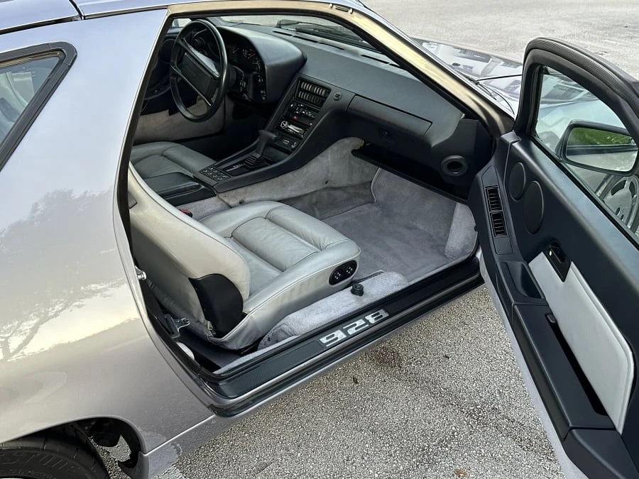 1988 Porsche 928 S4 - Image 19 of 24