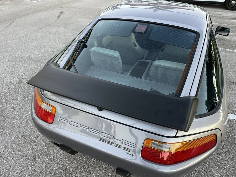 1988 Porsche 928 S4 - Image 13 of 24