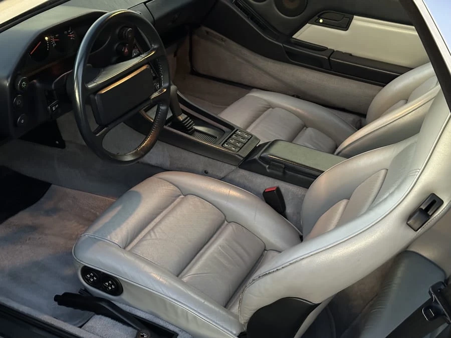 1988 Porsche 928 S4 - Image 15 of 24
