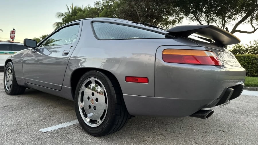 1988 Porsche 928 S4 - Image 11 of 24