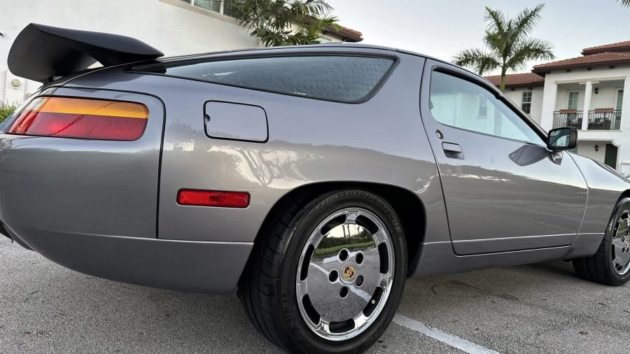 1988 Porsche 928 S4 - Image 10 of 24