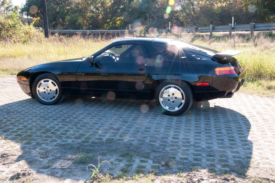 1988 Porsche 928 S4 - Image 12 of 31