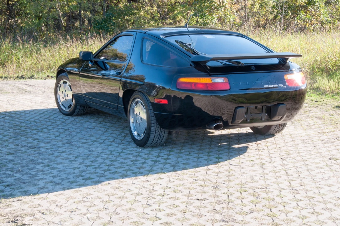 1988 Porsche 928 S4 - Image 9 of 31