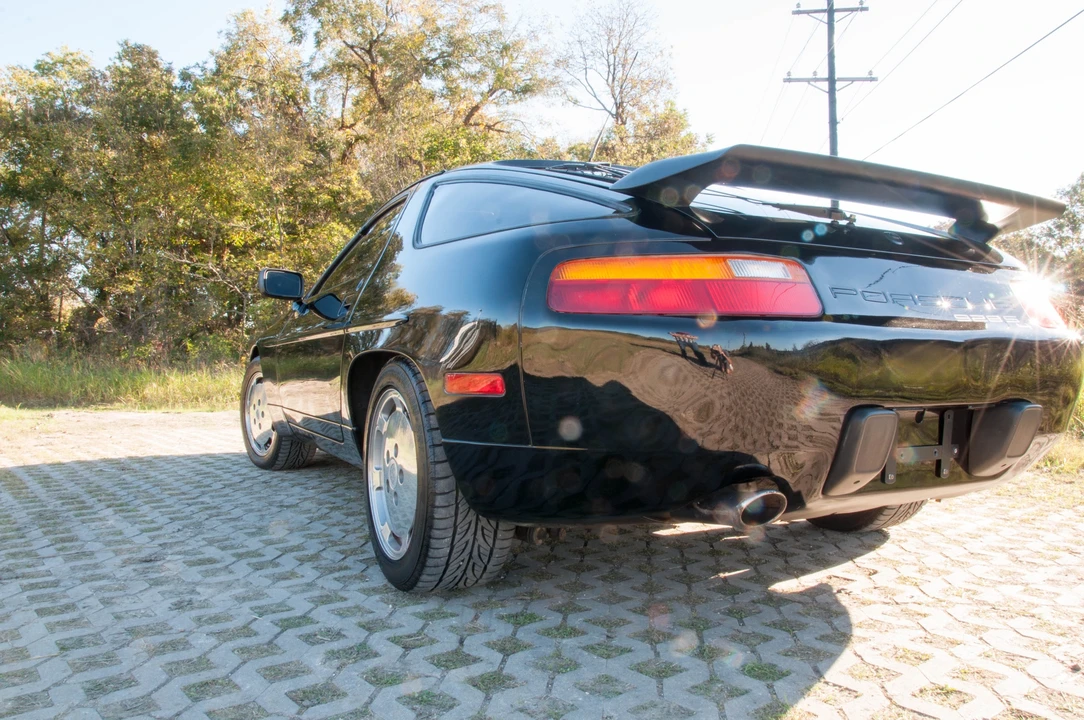 1988 Porsche 928 S4 - Image 14 of 31