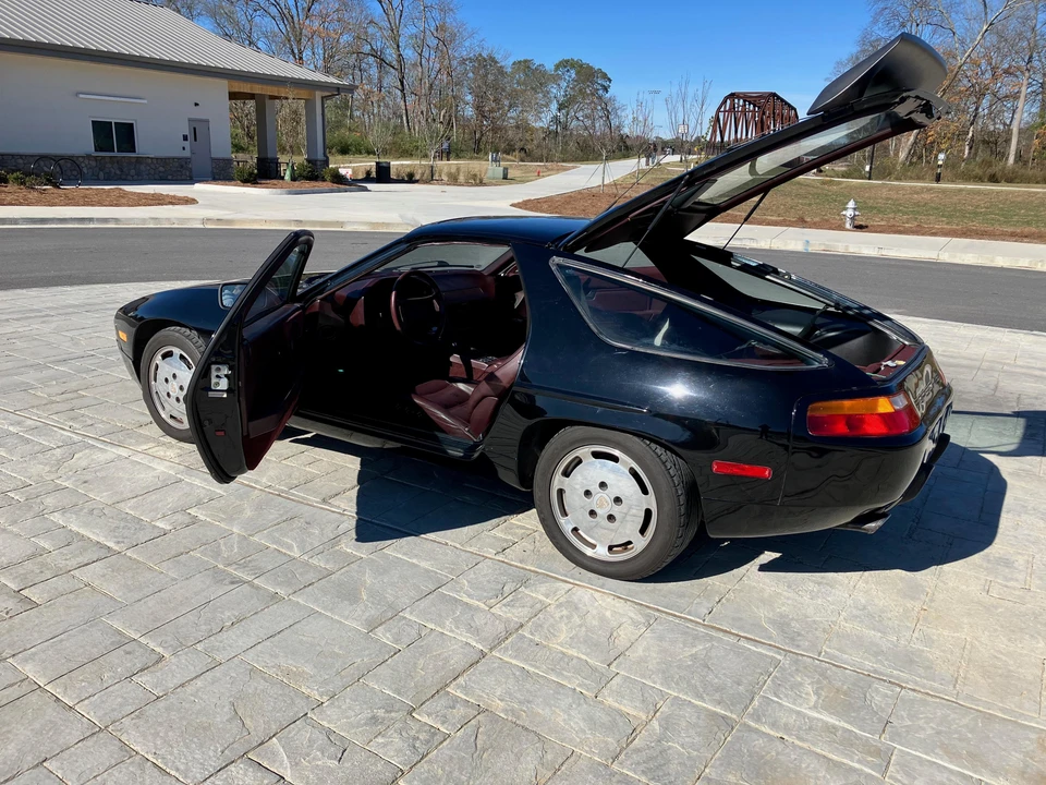 1988 Porsche 928 S4 - Image 16 of 31