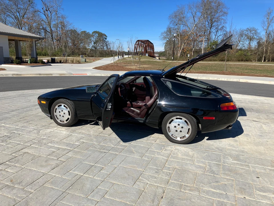 1988 Porsche 928 S4 - Image 15 of 31