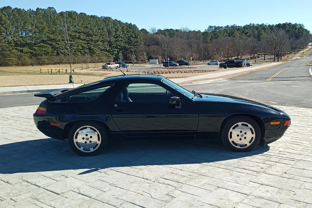 1988 Porsche 928 S4 - Image 12 of 31
