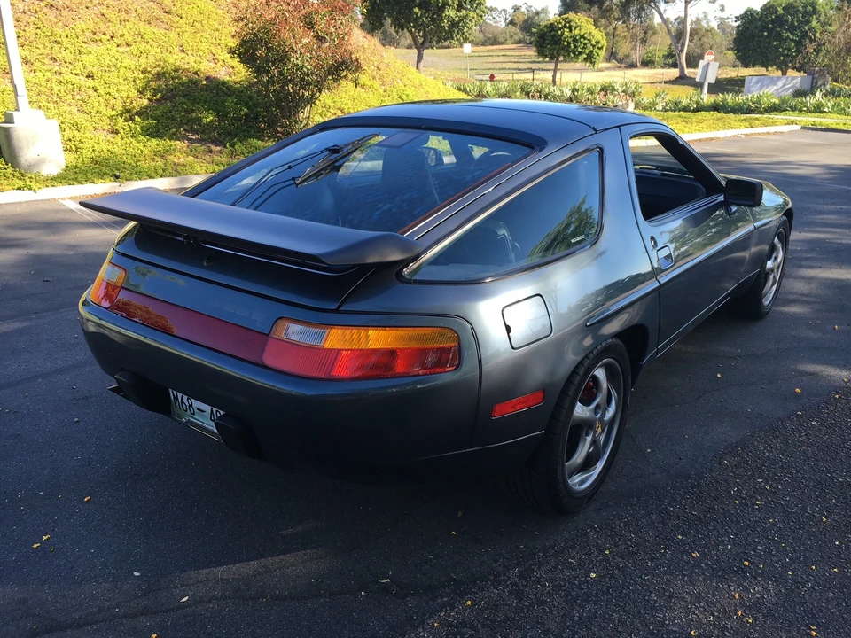 1988 Porsche 928 S4 - Image 15 of 31