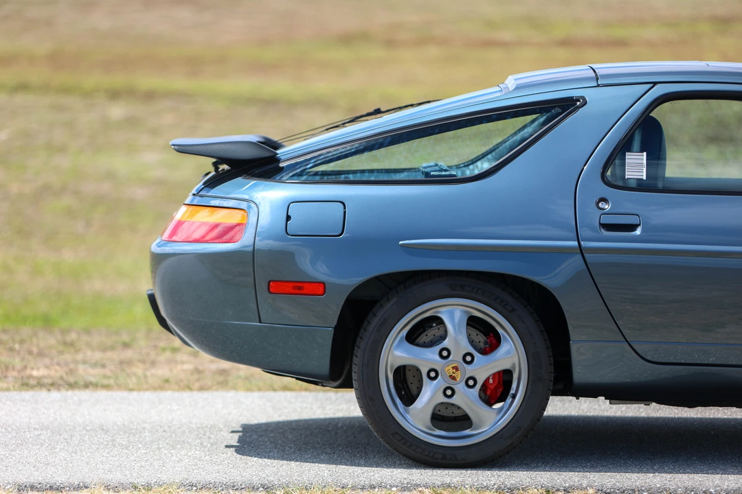 1988 Porsche 928 S4 - Image 12 of 31