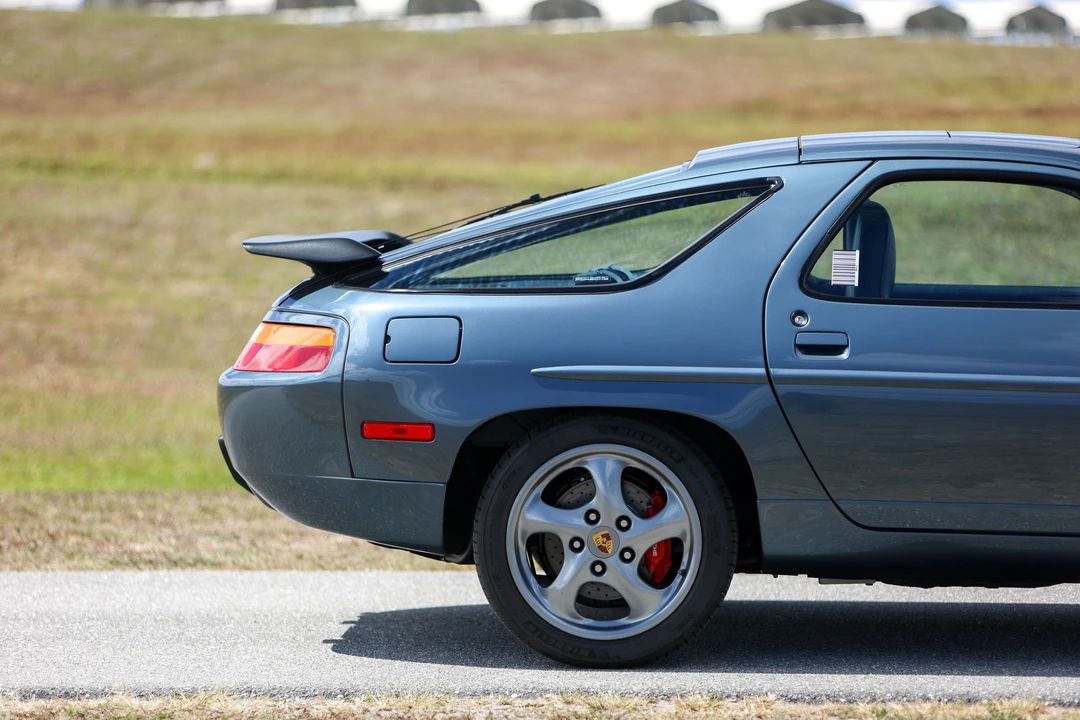 1988 Porsche 928 S4 - Image 10 of 31