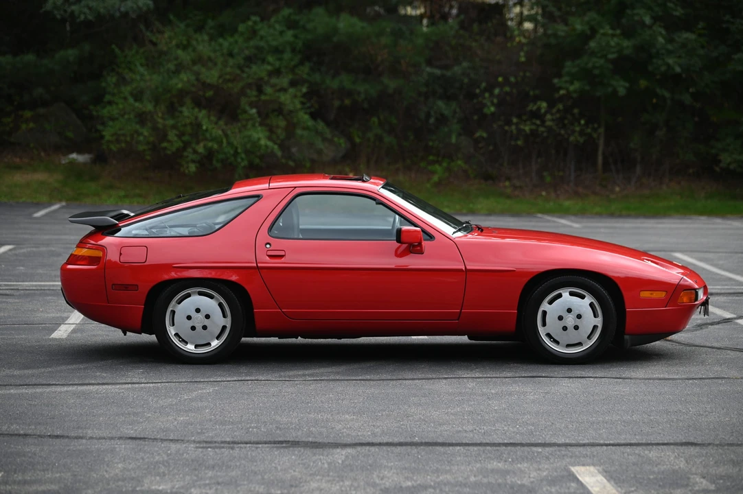 1988 Porsche 928 S4 - Image 7 of 31
