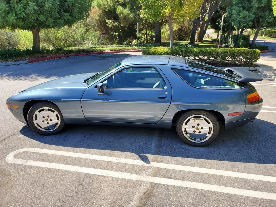 1988 Porsche 928 S4 - Image 11 of 31