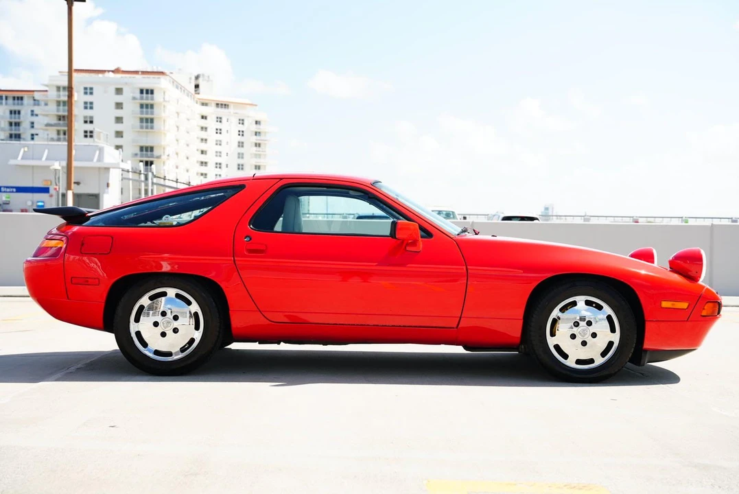 1988 Porsche 928 S4 - Image 9 of 31