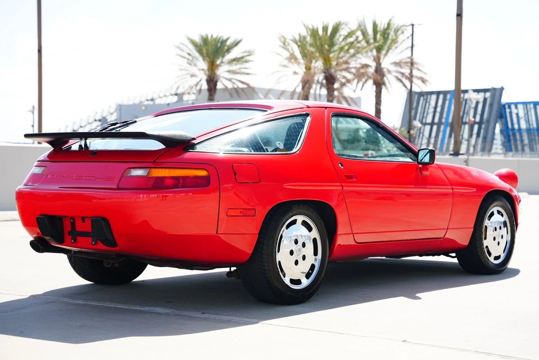 1988 Porsche 928 S4 - Image 11 of 31