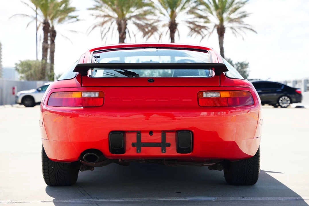 1988 Porsche 928 S4 - Image 13 of 31