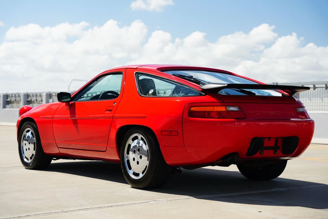 1988 Porsche 928 S4 - Image 15 of 31