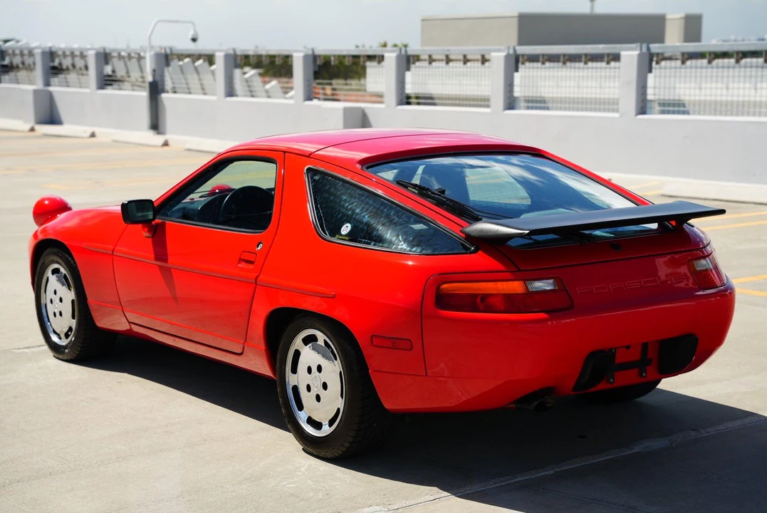 1988 Porsche 928 S4 - Image 16 of 31
