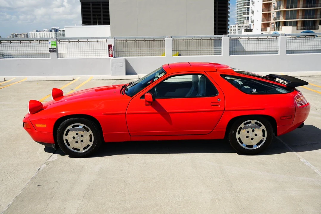 1988 Porsche 928 S4 - Image 17 of 31