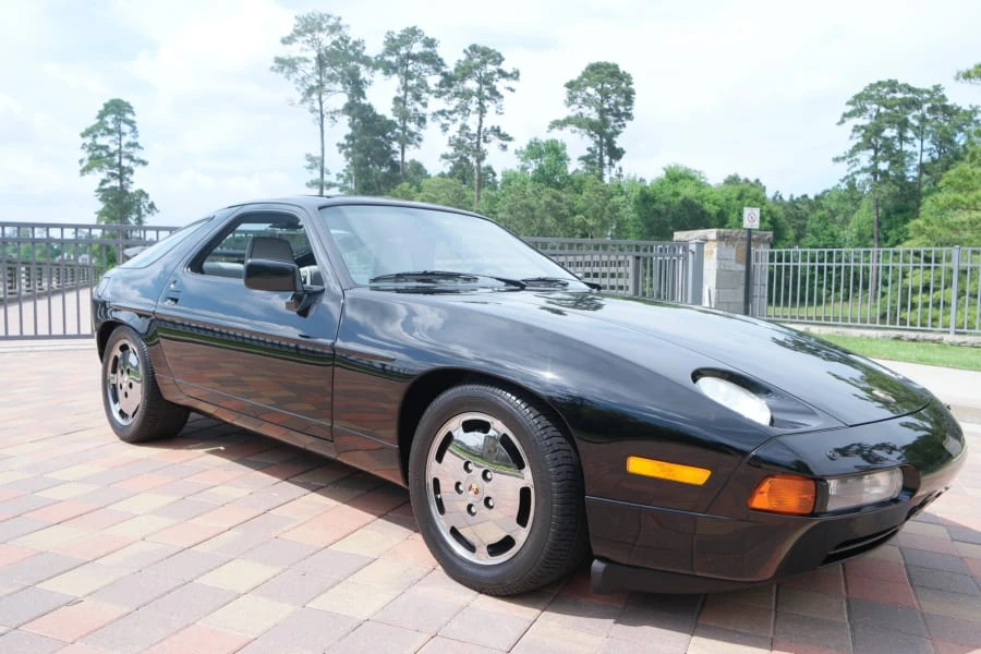 1988 Porsche 928 S4 - Image 8 of 9