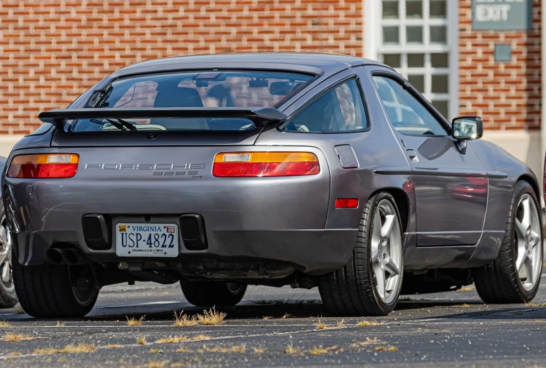 1988 Porsche 928 S4 - Image 10 of 28