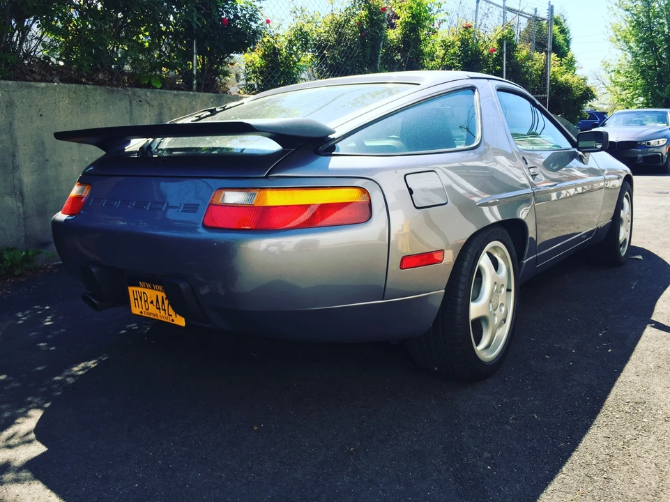 1988 Porsche 928 S4 - Image 8 of 31
