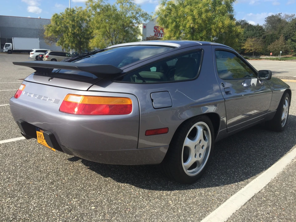 1988 Porsche 928 S4 - Image 9 of 31