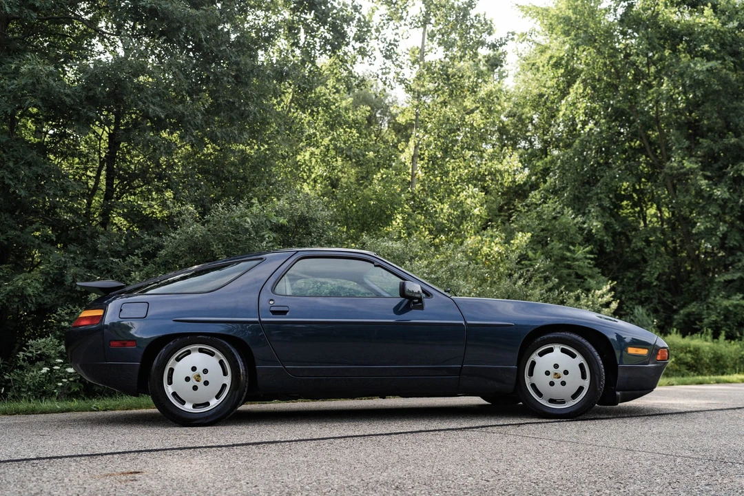 1988 Porsche 928 S4 - Image 12 of 31